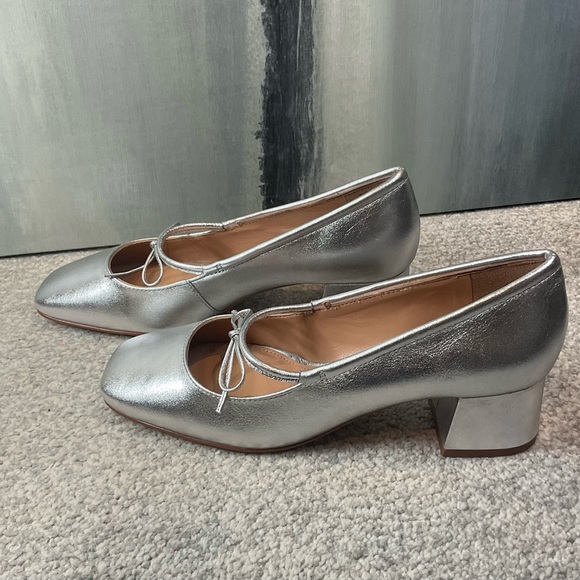 Vince Camuto Charley Silver Metallic Nappa Mary Jane with Bow - Size 8 (NIB) - Picture 8 of 14